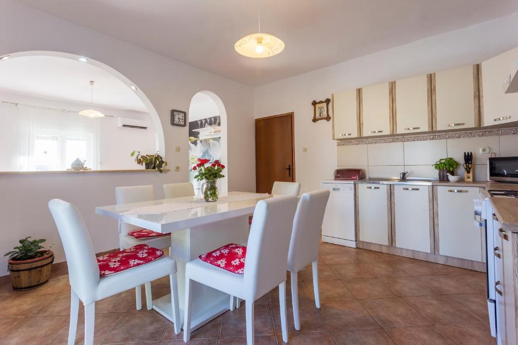 Kuchyň nebo kuchyňský kout v ubytování Casa Istriana Pula