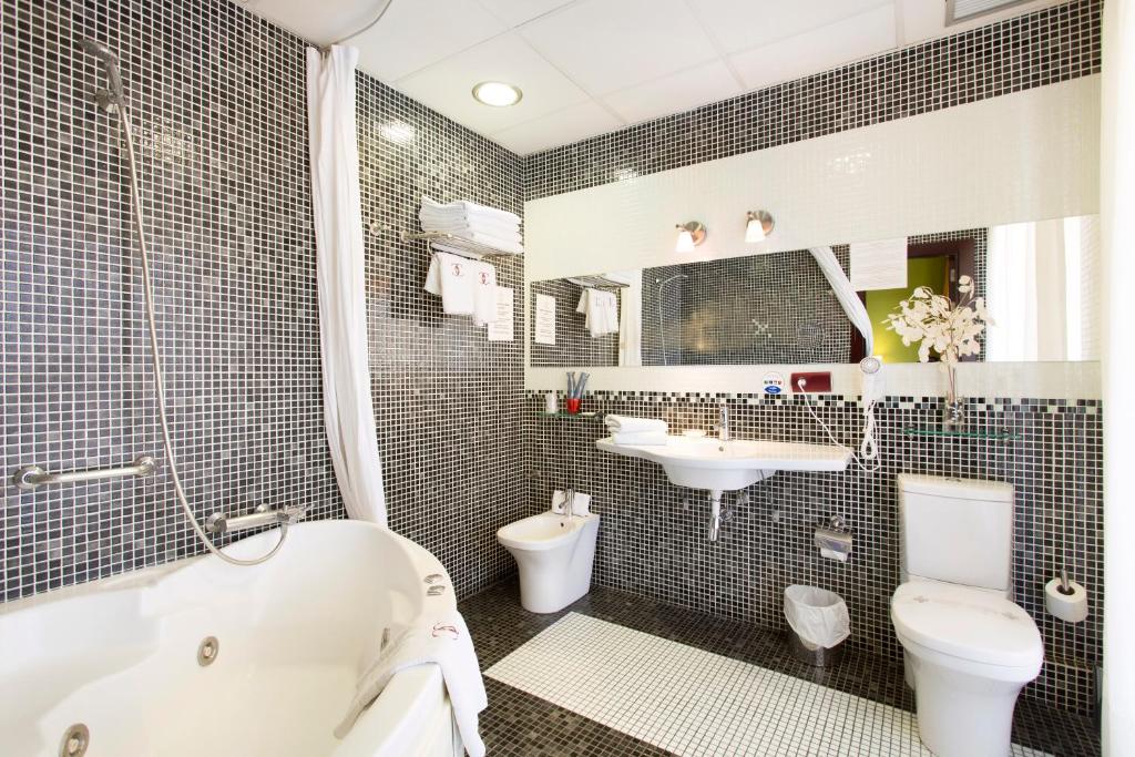 Hotel Carlos V - Bañera de hidromasaje en Granada