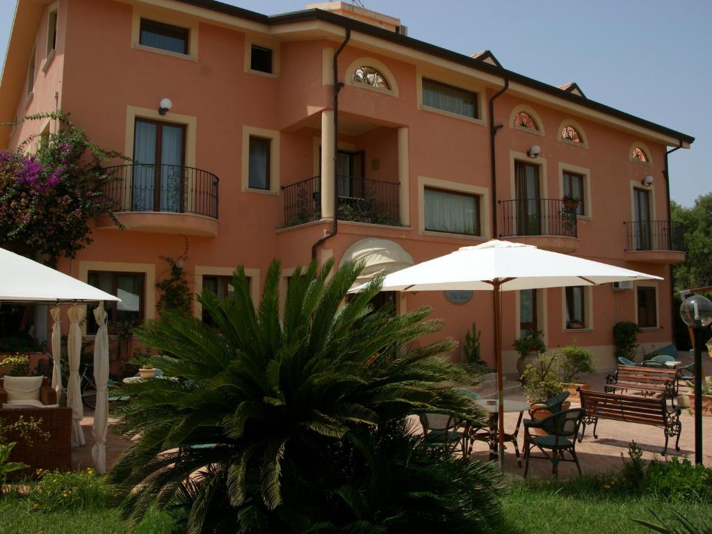 Budova, kde se hotel nachází