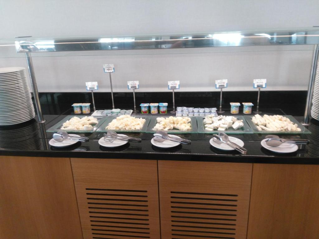 Comida no hotel ou em algum lugar perto