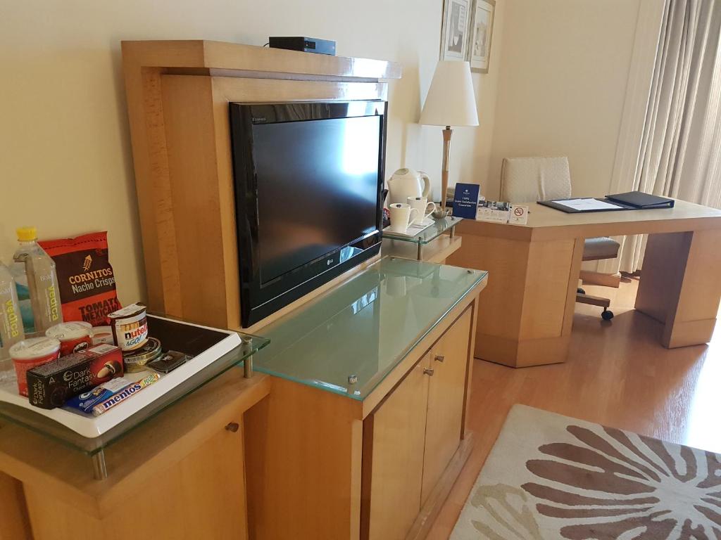 TV a/nebo společenská místnost v ubytování Park Plaza Gurgaon