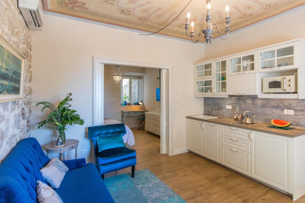 Kuchyňa alebo kuchynka v ubytovaní Villa Ani apartment Aquamarine