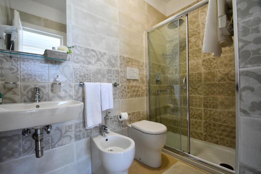 Koupelna v ubytování B&b Lungomare Otranto