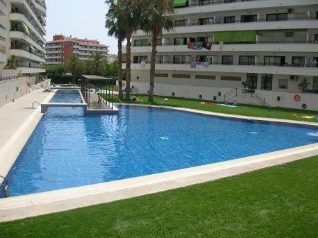 The swimming pool at or close to Ático Louis Braille