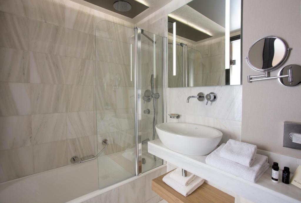 Golden Age Athens Hotel