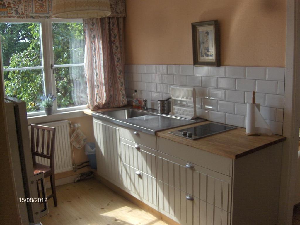 Kuchyň nebo kuchyňský kout v ubytování Mälby Säteri B&B
