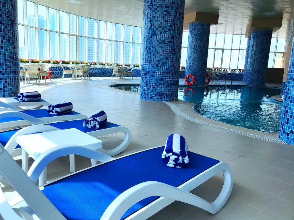 Bazén v ubytování Aryana Hotel nebo v jeho okolí