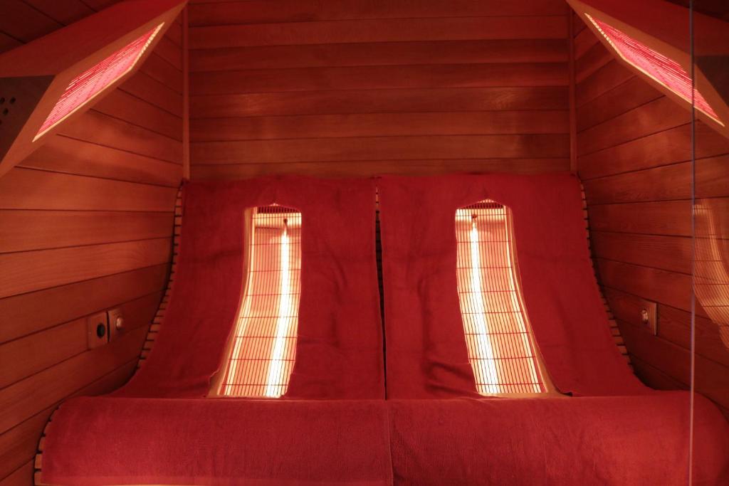 Postel nebo postele na pokoji v ubytování B&B For 2-Wellness For 2