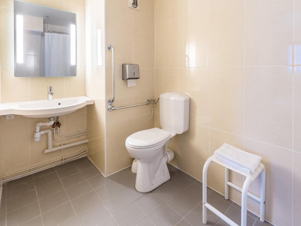 Koupelna v ubytování B&B HOTEL Cherbourg