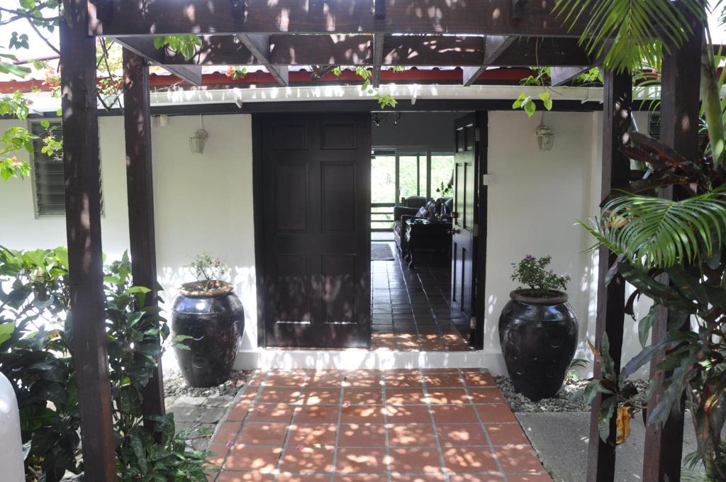 Сад в Marigot Palms Luxury Caribbean Apartment Suites