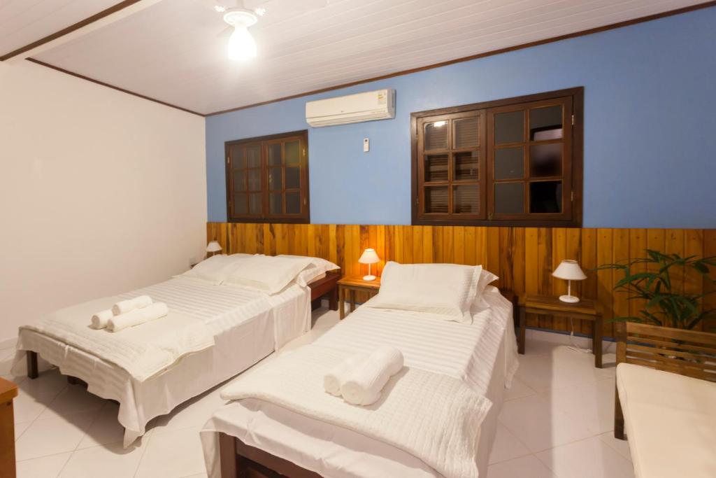  Pousada Quatro Estacoes