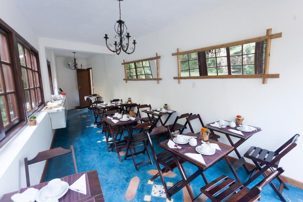  Pousada Quatro Estacoes