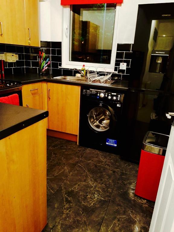 Glasgow City Centre Primo 2 Bed Apartment with Parking