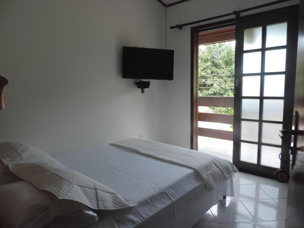  Pousada Quatro Estacoes