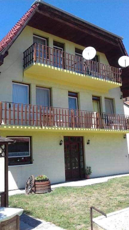 Apartmanhaz Balatonfenyves 8646 Balatonfenyves, Rákóczi u. 17. kép - 1