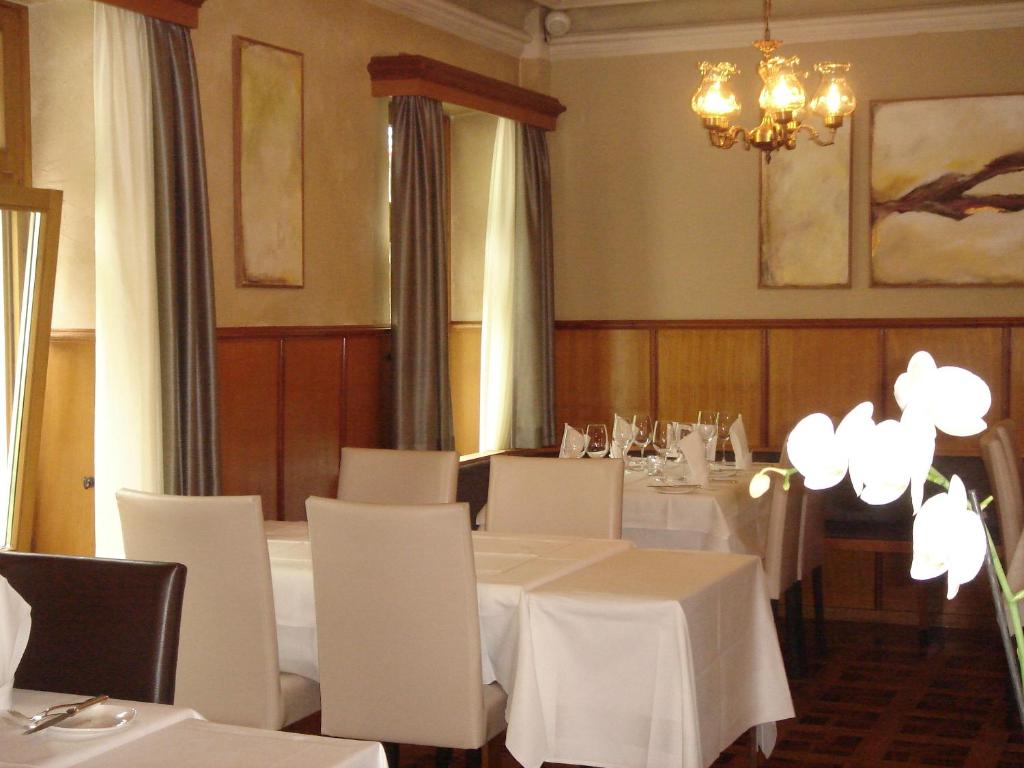 Restaurace v ubytování Hotel Eden Sisikon