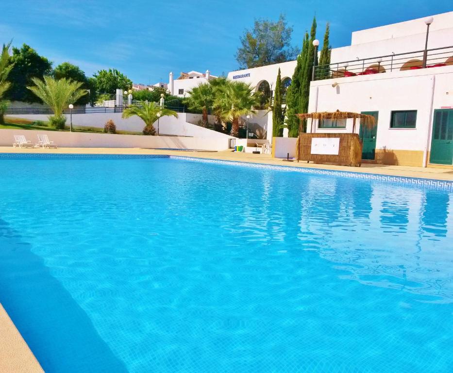 The swimming pool at or close to Rialgarve