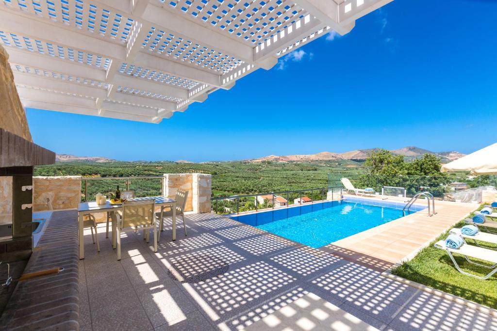 Basen w obiekcie Kampos Villas, pure elegance, By ThinkVilla lub w pobliżu