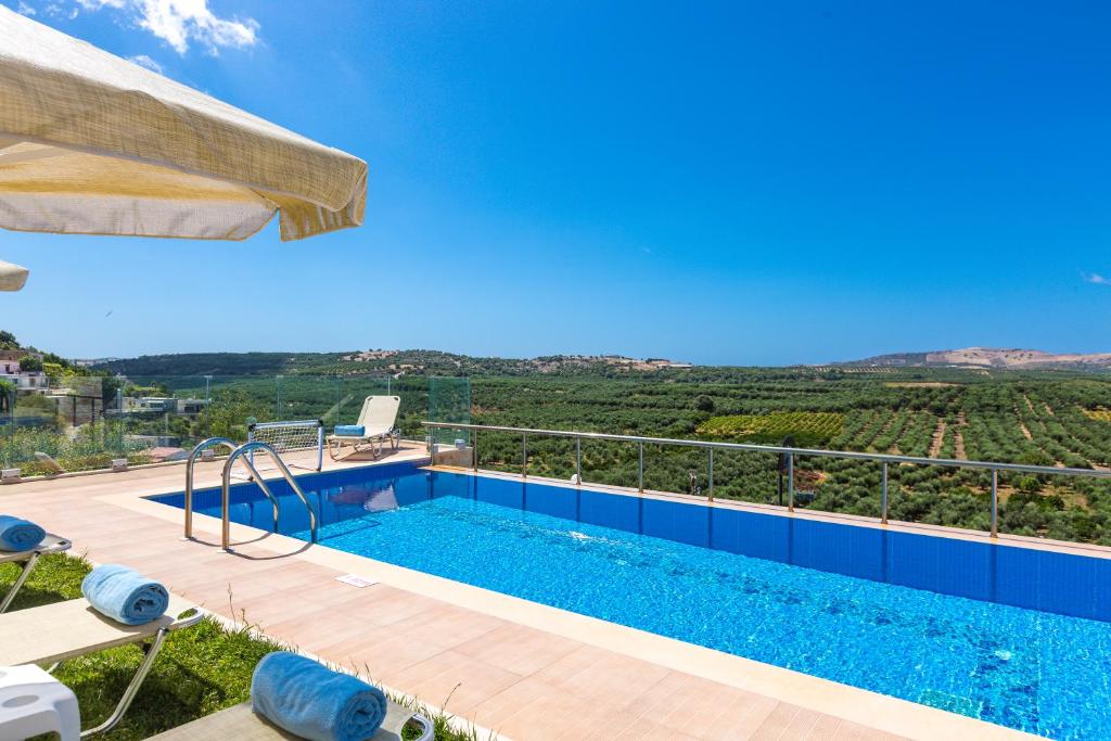 Basen w obiekcie Kampos Villas, pure elegance, By ThinkVilla lub w pobliżu