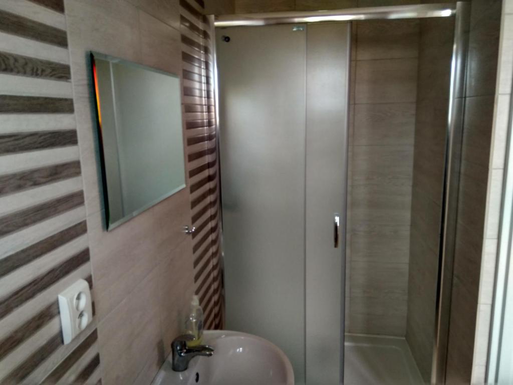 A bathroom at Penzion Rosnicka Liesek