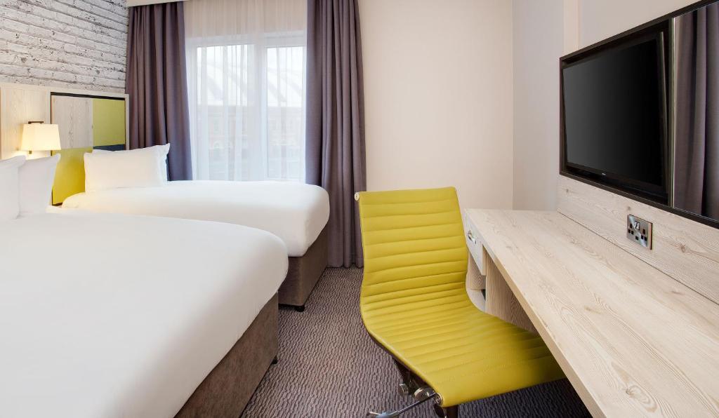 Leonardo Hotel Manchester Central - Standard Triple Room (3 Adults)