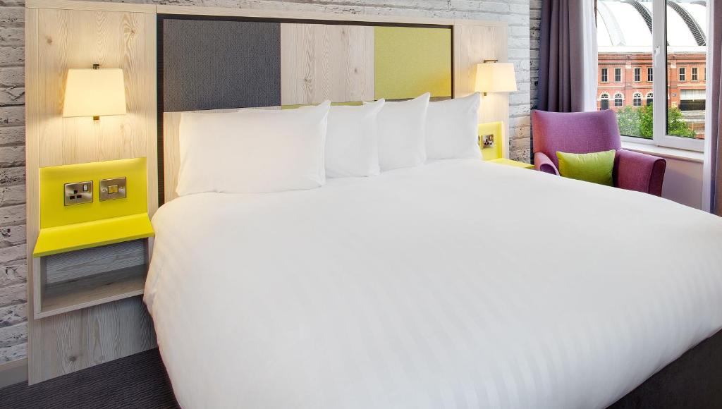 Leonardo Hotel Manchester Central - Standard Double Room (2 Adults)