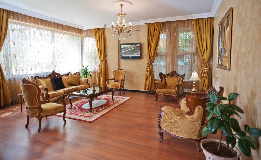 Triana Hotel