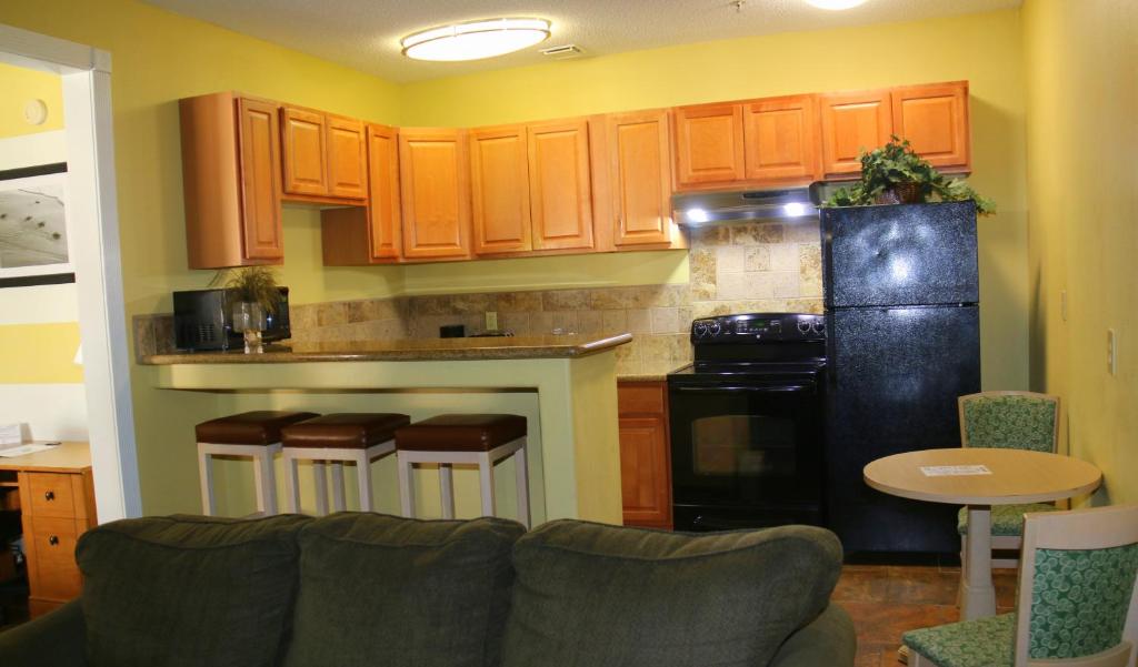 Küche&#47;Küchenzeile in der Unterkunft Ramada by Wyndham &amp; Suites South Padre Island