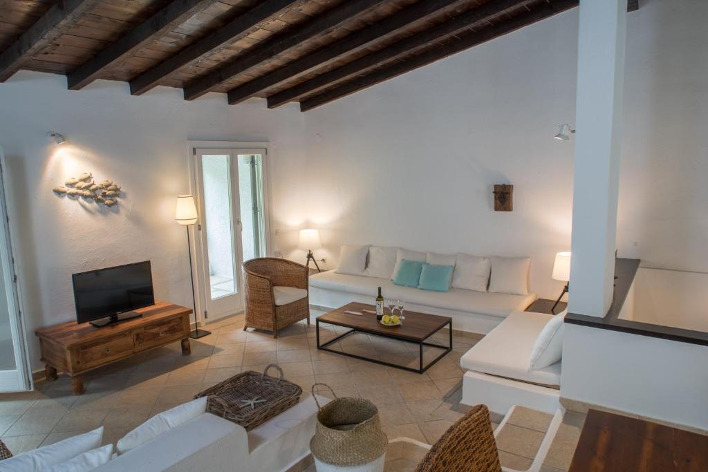 Skiathos Holidays Suites & Villas - 