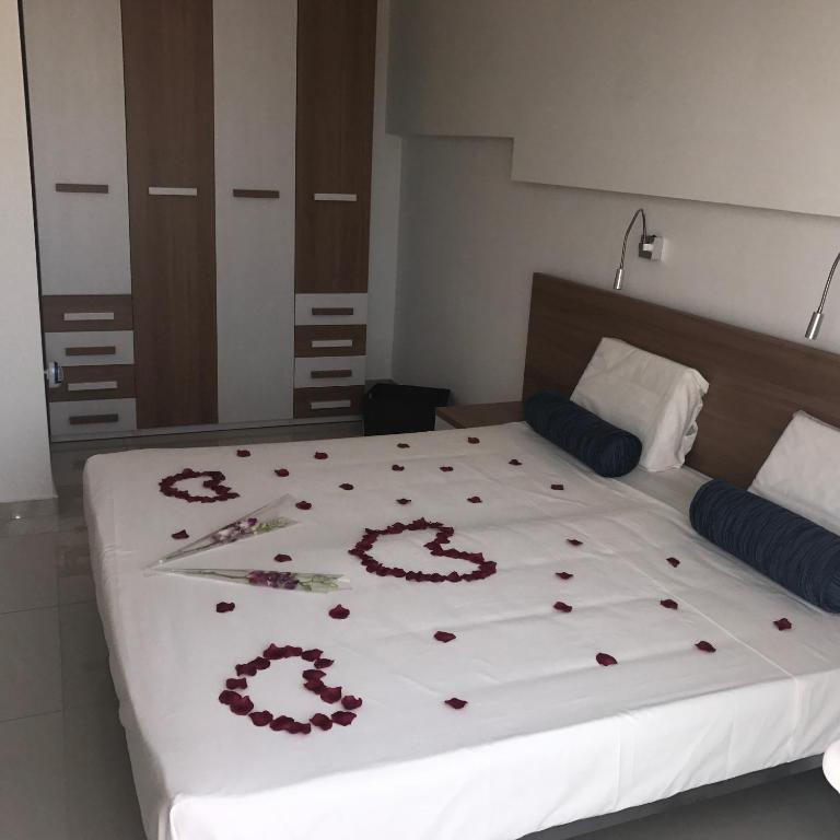 Escape to St Julians - 4