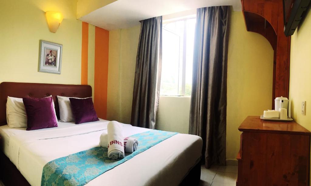 Sun Inns Hotel Equine, Seri Kembangan - Deluxe Double Room With Sea View
