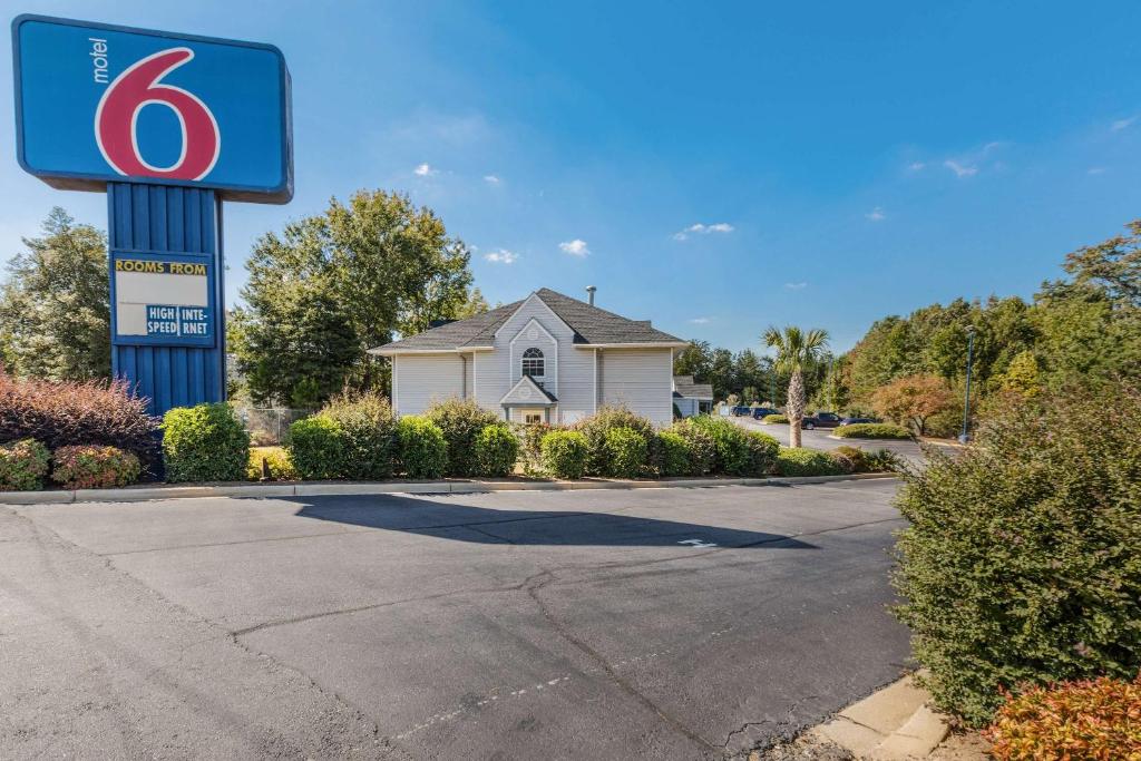 Motel 6-Simpsonville, SC - Greenville