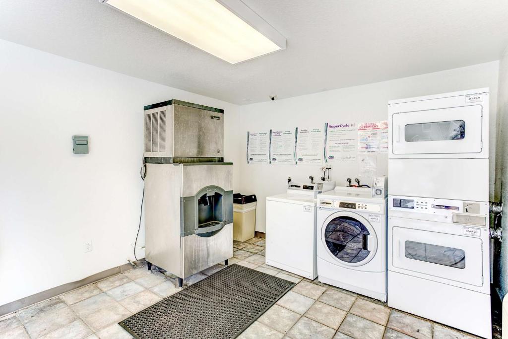 Studio 6 Extended Stay - Kissimmee, FL - Orlando photo