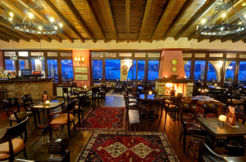 Restaurace v ubytování Naiades Hotel Resort & Conference