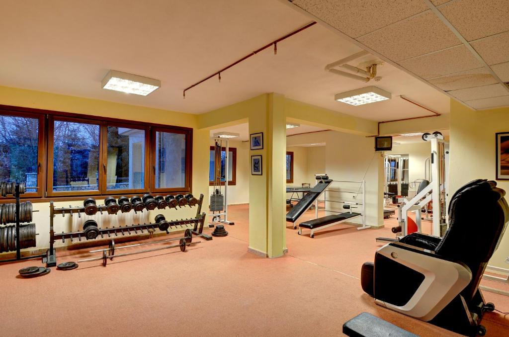 Fitness centrum a/nebo fitness zařízení v ubytování Naiades Hotel Resort & Conference