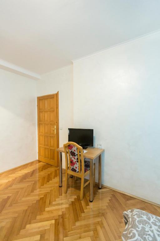 TV a/nebo společenská místnost v ubytování Apartmani Amaro