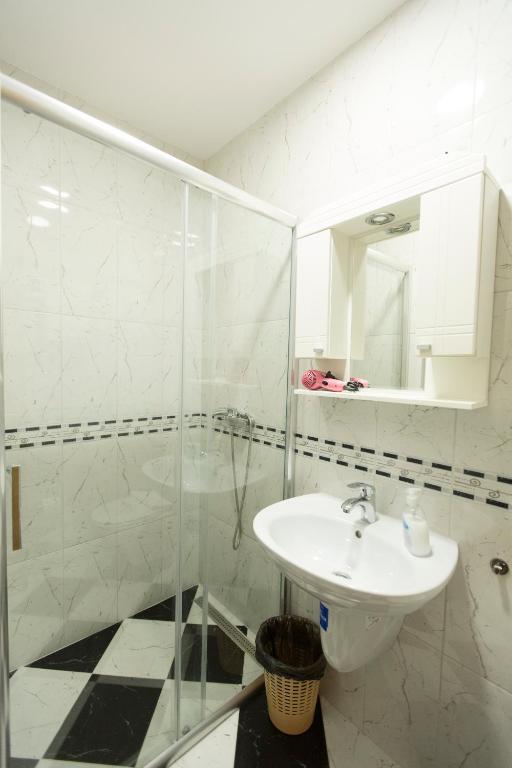 Koupelna v ubytování Apartmani Amaro