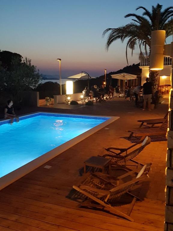 Bazén v ubytovaní Hotel Stipe alebo v jeho blízkosti