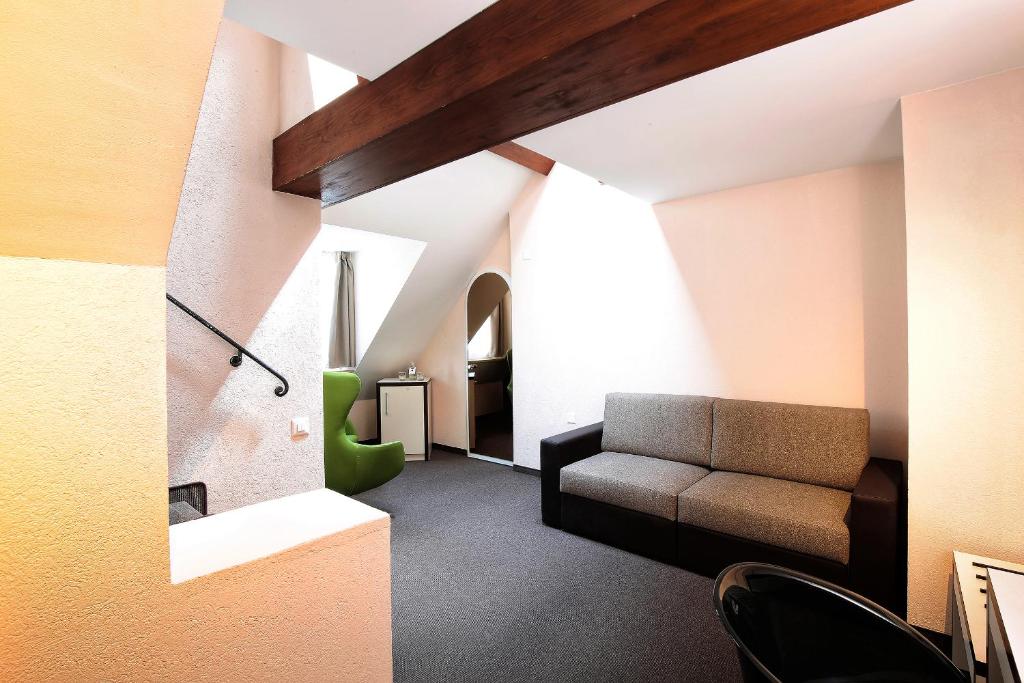 Istumisnurk majutusasutuses b-smart motel Basel