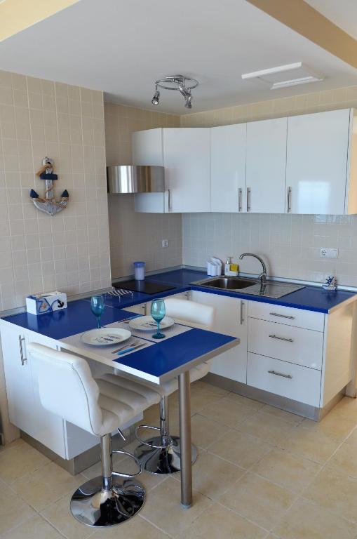 Kuchnia lub aneks kuchenny w obiekcie Apartamento Vista Esmeralda en Playa Paraiso
