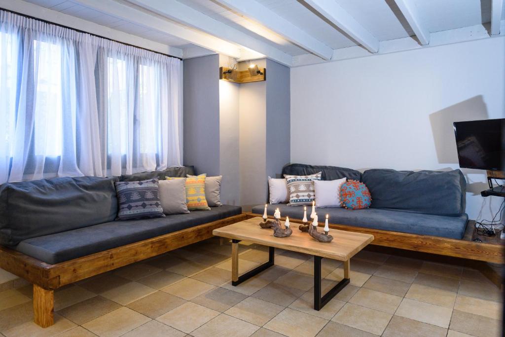 Posedenie v ubytovaní Cozy Residences in the center of Volissos Village - Lydia Lithos-