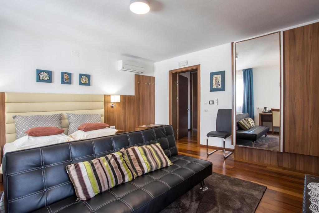 Posezení v ubytování Residence Villa Karda