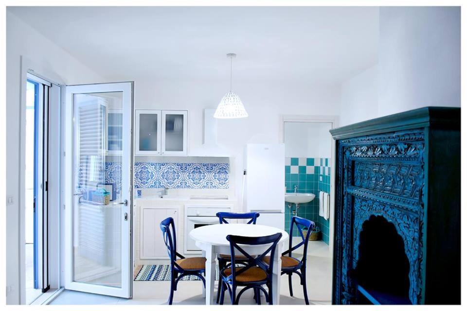 A kitchen or kitchenette at TorreBlu Residence