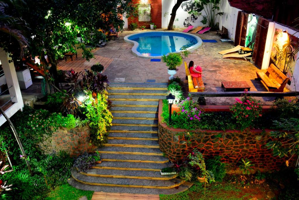 Πισίνα στο ή κοντά στο El Viajero Asuncion Hostel & Suites