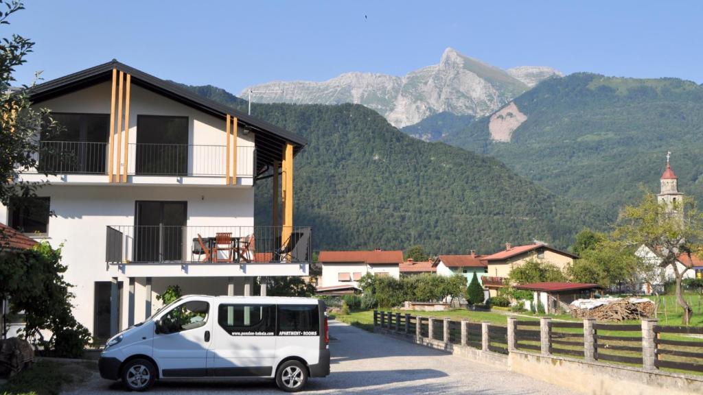 Nespecifikovaný výhled na hory nebo výhled na hory při pohledu z apartmánu
