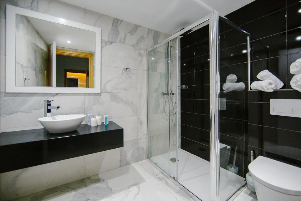 Qbic City Hotel - غرفة نوم أو غرفتين متزامنة أو متزامنة مع
