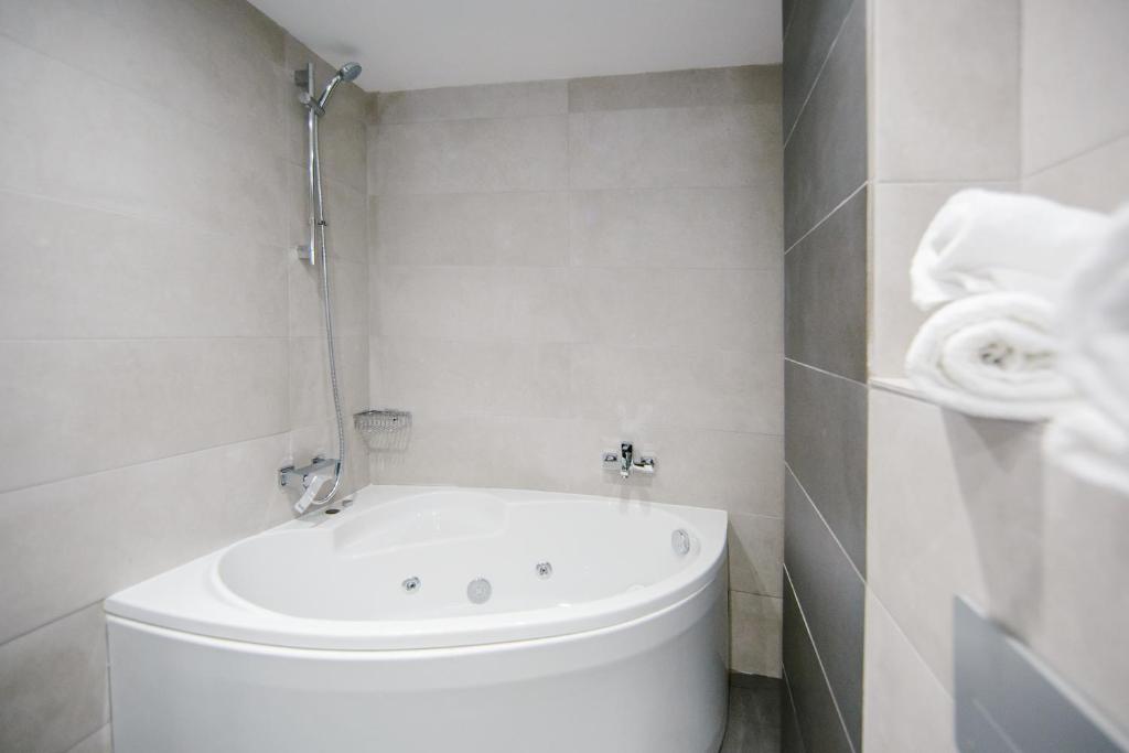 Koupelna v ubytování Qbic City Hotel