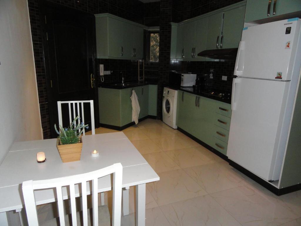 Diyarkom Apartment - Apartment With Terrace