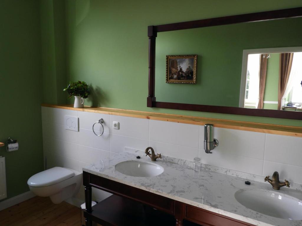 Koupelna v ubytování Hotel Villa Schneverdingen