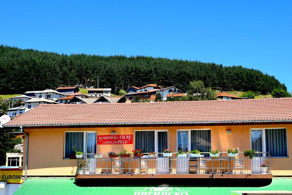 Nespecifikovaný výhled na hory nebo výhled na hory při pohledu z hotelu